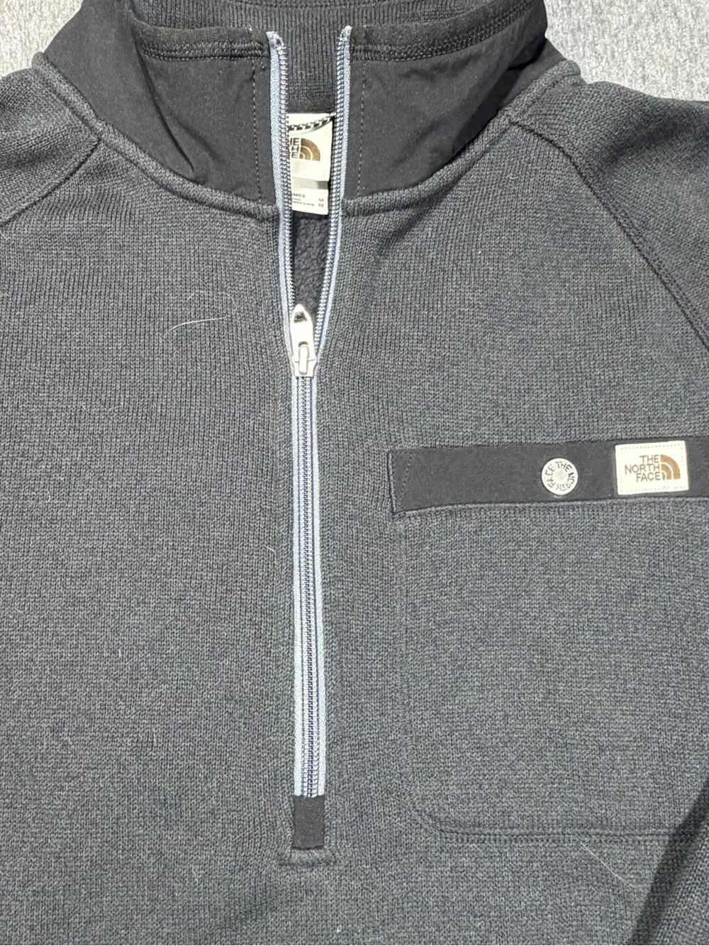 The North Face Men's Medium Black 1/4 Zip Fleece Pullover Sweatshirt